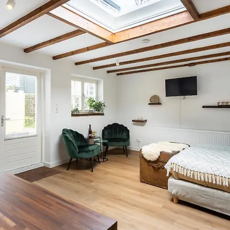 Bed & Breakfast 44 - Free Parking!