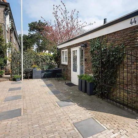 44 - Free Parking! بيت ضيافة زاندفورت