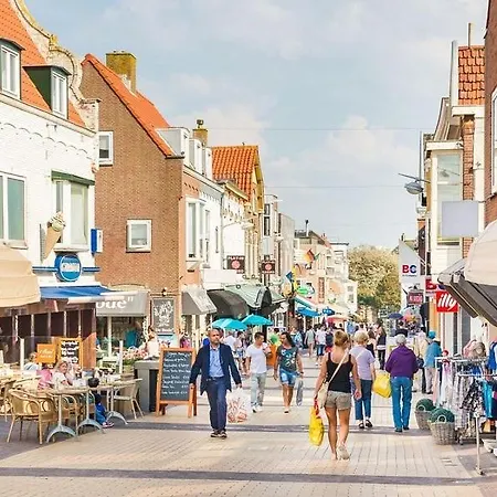 44 - Free Parking! 4*