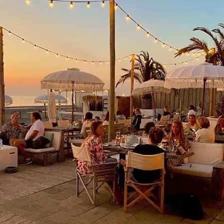 44 - Free Parking! بيت ضيافة زاندفورت