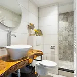 44 - Free Parking! Affittacamere 4*