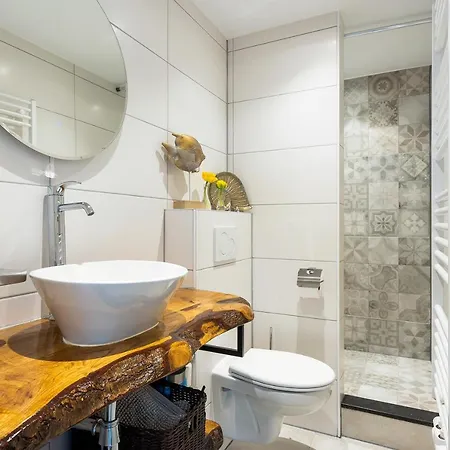 44 - Free Parking! Guest house 4*
