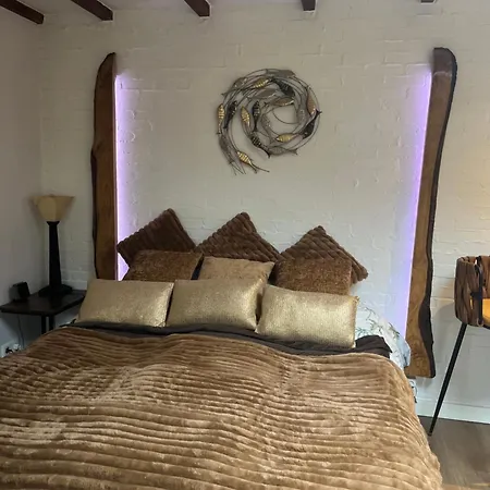 Guest house 44 - Free Parking! 4*