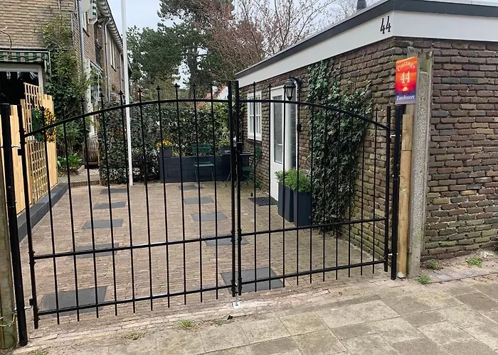 44 - Free Parking! Zandvoort